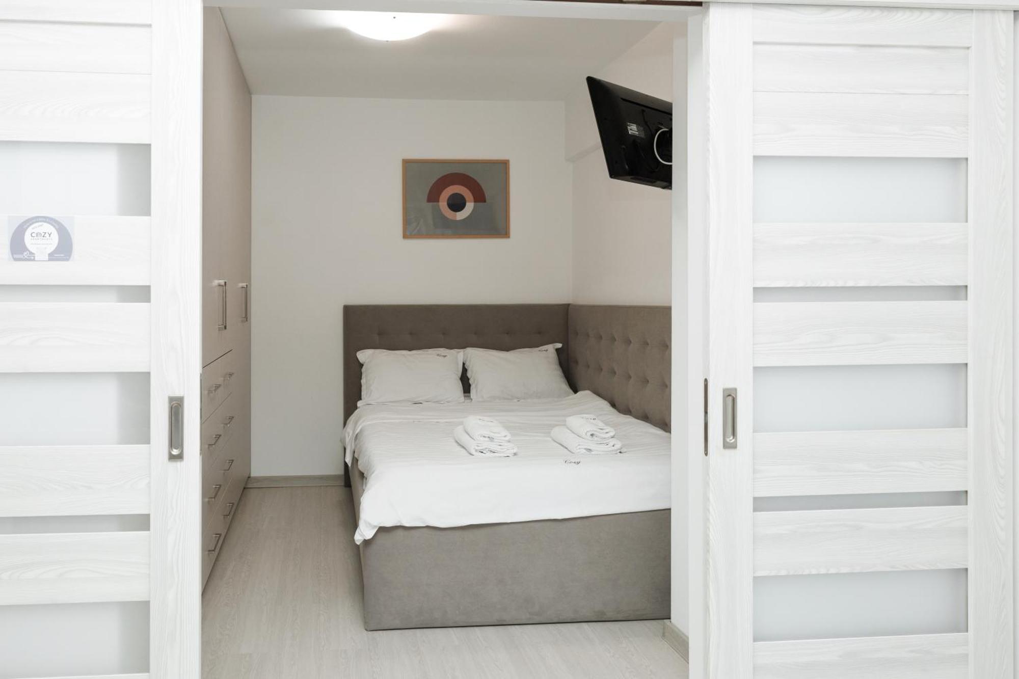 Exclusive Ultracentral Apartments And Studios #Enescu#Universitatii#סוסאבה מראה חיצוני תמונה